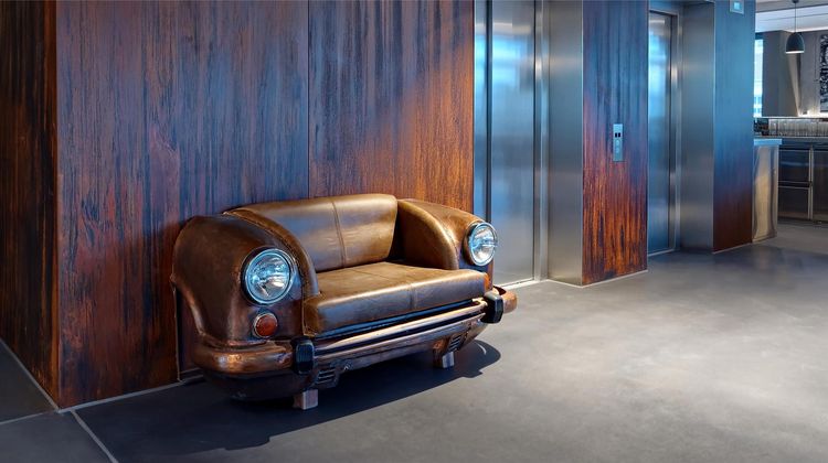 BW Premier V8 Superior Motorworld Region Lobby