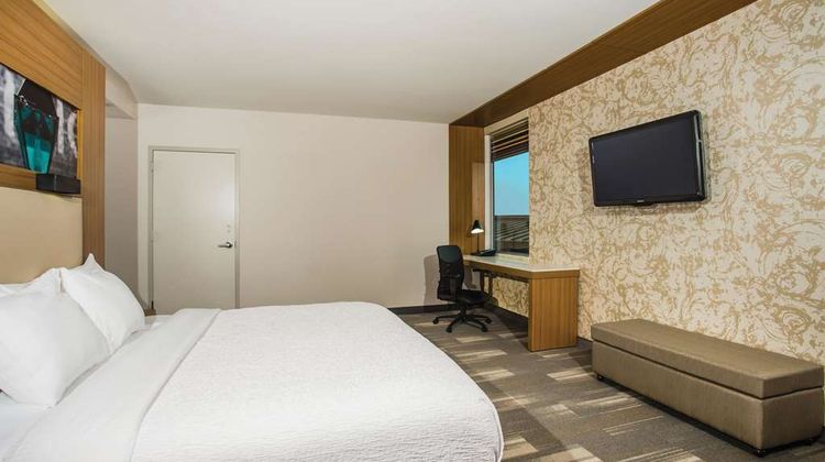 La Quinta Inn & Suites Winchester Room