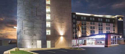 La Quinta Inn & Suites Winchester Exterior