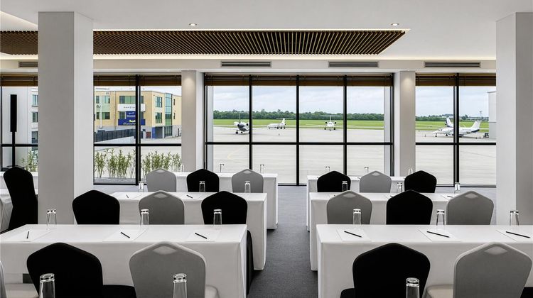 Legend Hotel Lagos Airport, Curio Meeting