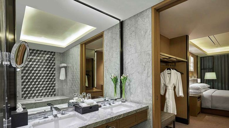 <b>Hilton Manila Newport World Resorts Room</b>. Images powered by <a href="https://iceportal.shijigroup.com/" title="IcePortal" target="_blank">IcePortal</a>.