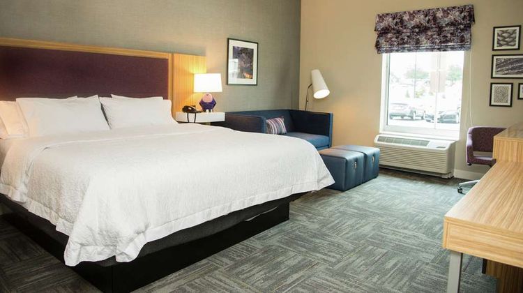 Hampton Inn & Suites Warrington Room