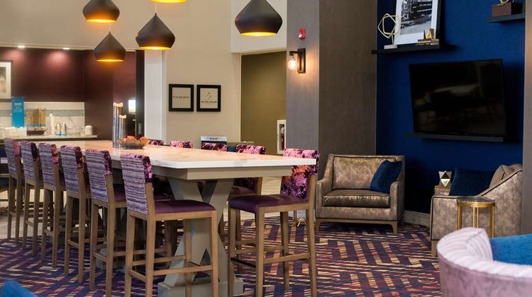 Hampton Inn & Suites Warrington Lobby