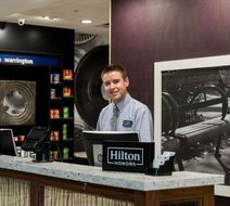 Hampton Inn & Suites Warrington Lobby