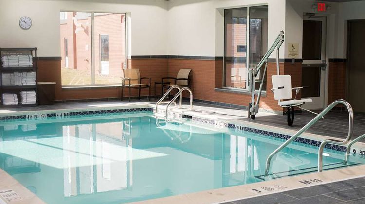 Hampton Inn & Suites Warrington Pool