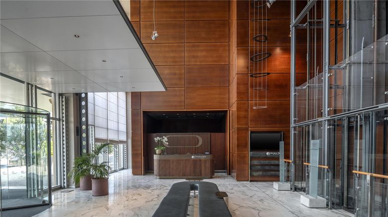 <b>DoubleTree by Hilton Turin Lingotto Lobby</b>. Images powered by <a href="https://iceportal.shijigroup.com/" title="IcePortal" target="_blank">IcePortal</a>.
