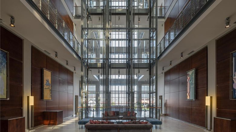 <b>DoubleTree by Hilton Turin Lingotto Lobby</b>. Images powered by <a href="https://iceportal.shijigroup.com/" title="IcePortal" target="_blank">IcePortal</a>.