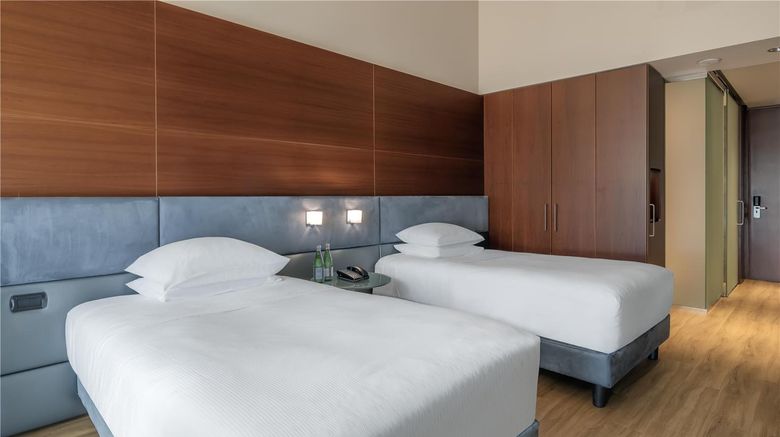 <b>DoubleTree by Hilton Turin Lingotto Room</b>. Images powered by <a href="https://iceportal.shijigroup.com/" title="IcePortal" target="_blank">IcePortal</a>.