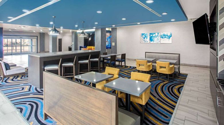 <b>La Quinta Inn & Suites Ponca City Lobby</b>. Images powered by <a href="https://iceportal.shijigroup.com/" title="IcePortal" target="_blank">IcePortal</a>.