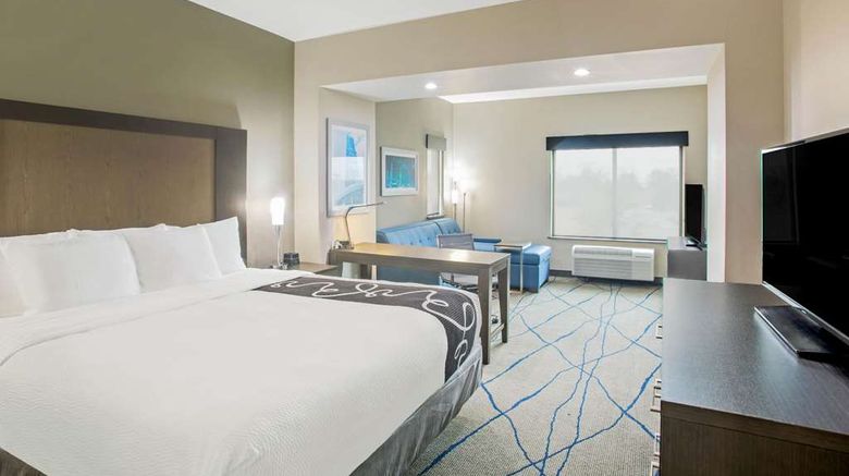 <b>La Quinta Inn & Suites Ponca City Room</b>. Images powered by <a href="https://iceportal.shijigroup.com/" title="IcePortal" target="_blank">IcePortal</a>.
