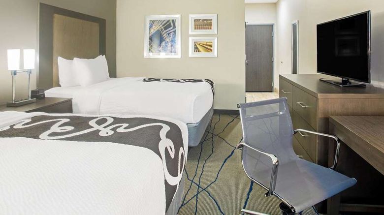 <b>La Quinta Inn & Suites Ponca City Room</b>. Images powered by <a href="https://iceportal.shijigroup.com/" title="IcePortal" target="_blank">IcePortal</a>.