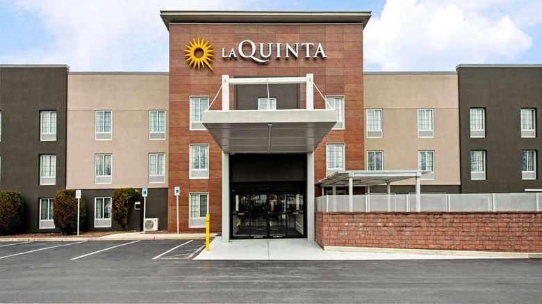 La Quinta Inn  and  Suites New Cumberland Exterior. Images powered by <a href="https://iceportal.shijigroup.com" target="_blank" rel="noopener">Ice Portal</a>.