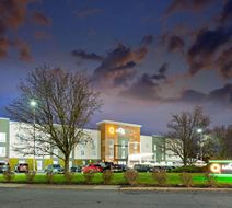 La Quinta Inn & Suites New Cumberland Exterior