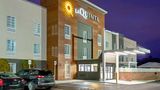 La Quinta Inn & Suites New Cumberland Exterior
