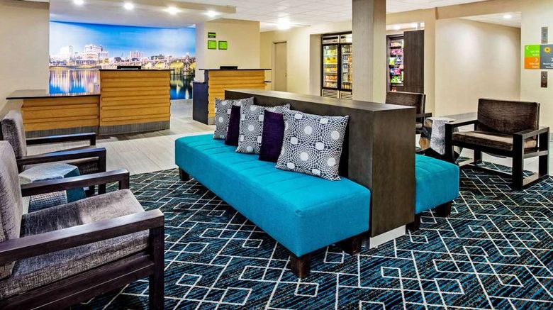 <b>La Quinta Inn & Suites New Cumberland Lobby</b>. Images powered by <a href="https://iceportal.shijigroup.com/" title="IcePortal" target="_blank">IcePortal</a>.