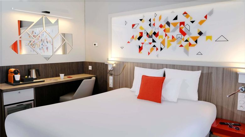 <b>Mercure Toulouse Sud Room</b>. Images powered by <a href="https://iceportal.shijigroup.com/" title="IcePortal" target="_blank">IcePortal</a>.