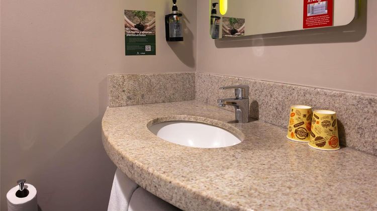 Ibis Iquique Room