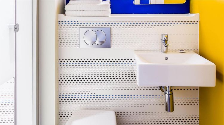 Ibis Budget Paris Gennevilliers Room