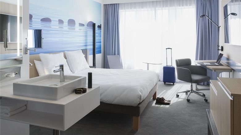 <b>Novotel Charleroi Centre Room</b>. Images powered by <a href="https://iceportal.shijigroup.com/" title="IcePortal" target="_blank">IcePortal</a>.