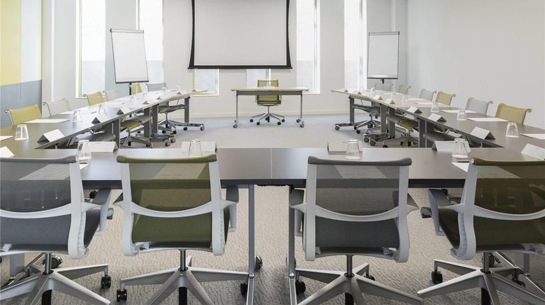 <b>Novotel Charleroi Centre Meeting</b>. Images powered by <a href="https://iceportal.shijigroup.com/" title="IcePortal" target="_blank">IcePortal</a>.