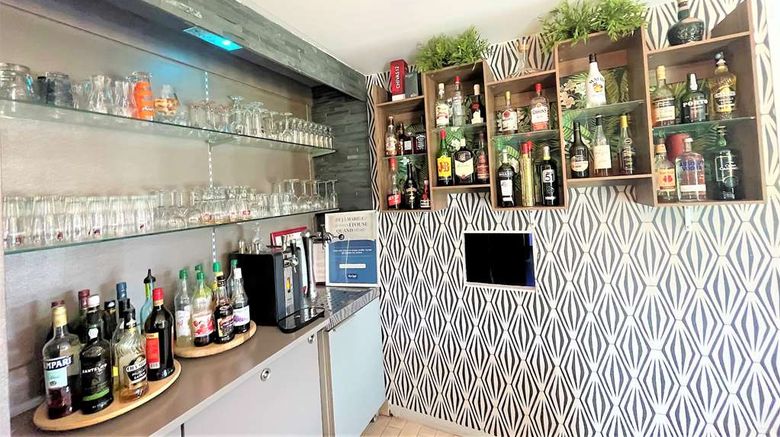 <b>Kyriad Peronne Restaurant</b>. Images powered by <a href="https://iceportal.shijigroup.com/" title="IcePortal" target="_blank">IcePortal</a>.