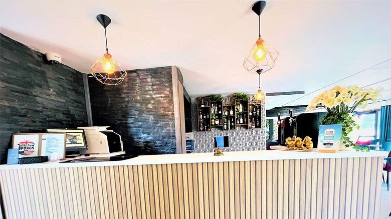 <b>Kyriad Peronne Lobby</b>. Images powered by <a href="https://iceportal.shijigroup.com/" title="IcePortal" target="_blank">IcePortal</a>.
