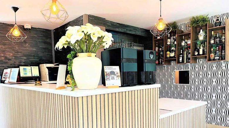 <b>Kyriad Peronne Lobby</b>. Images powered by <a href="https://iceportal.shijigroup.com/" title="IcePortal" target="_blank">IcePortal</a>.