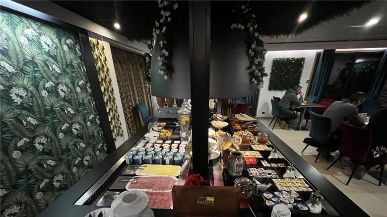 <b>Kyriad Peronne Restaurant</b>. Images powered by <a href="https://iceportal.shijigroup.com/" title="IcePortal" target="_blank">IcePortal</a>.