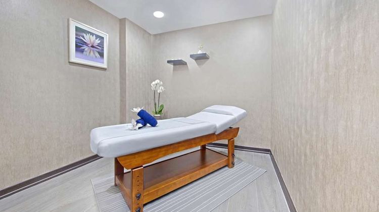 The Curve Hotel Spa