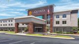 <b>La Quinta Inn & Suites Columbus North Exterior</b>. Images powered by <a href="https://iceportal.shijigroup.com/" title="IcePortal" target="_blank">IcePortal</a>.