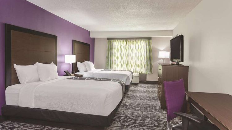 La Quinta Inn & Suites Columbus North Room