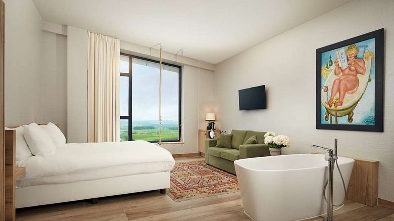 <b>Hotel Luxembourg-Arlon Suite</b>. Images powered by <a href="https://iceportal.shijigroup.com/" title="IcePortal" target="_blank">IcePortal</a>.