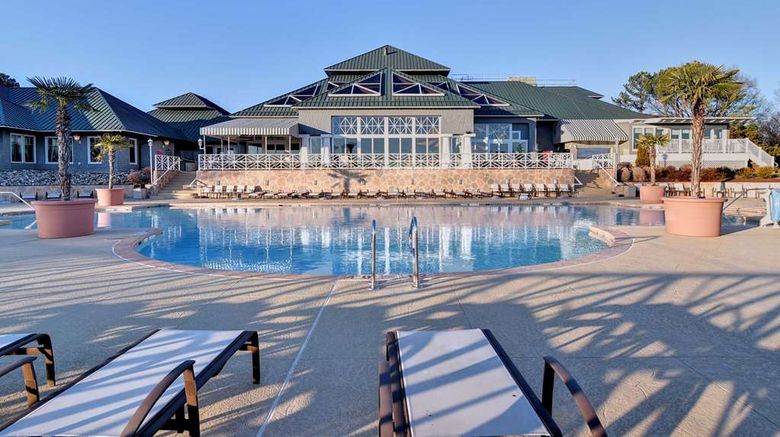 Kingsmill Resort Exterior. Images powered by <a href="https://iceportal.shijigroup.com" target="_blank" rel="noopener">Ice Portal</a>.