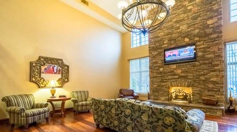 <b>The Wildwood Hotel Lobby</b>. Images powered by <a href="https://iceportal.shijigroup.com/" title="IcePortal" target="_blank">IcePortal</a>.