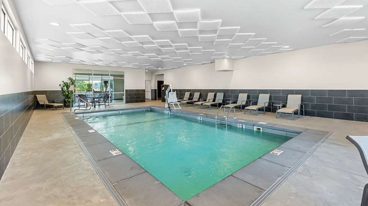 Best Western Plus Bolivar Hotel & Suites Pool