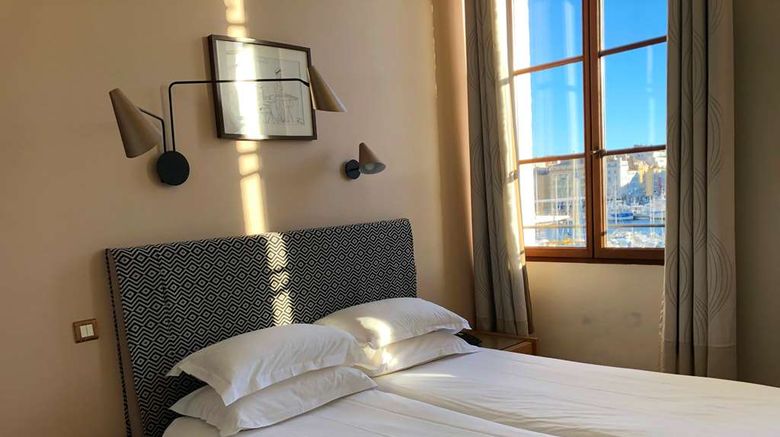 <b>Hotel Belle-Vue Room</b>. Images powered by <a href="https://iceportal.shijigroup.com/" title="IcePortal" target="_blank">IcePortal</a>.