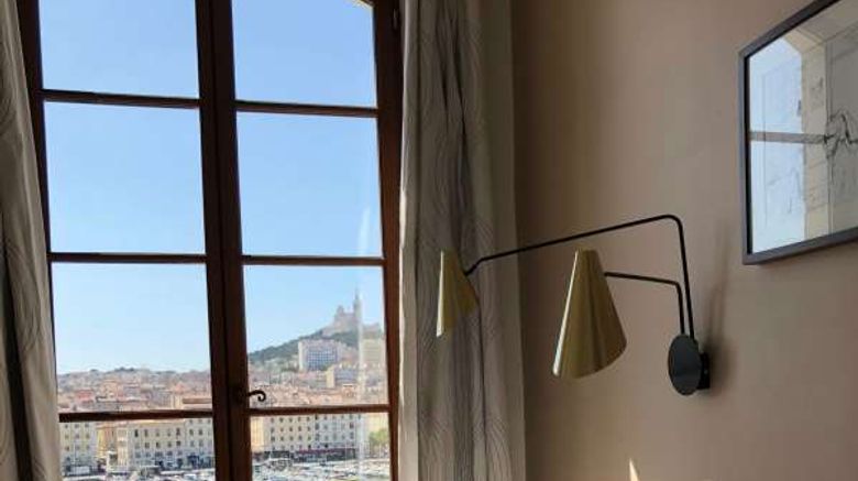 <b>Hotel Belle-Vue Room</b>. Images powered by <a href="https://iceportal.shijigroup.com/" title="IcePortal" target="_blank">IcePortal</a>.