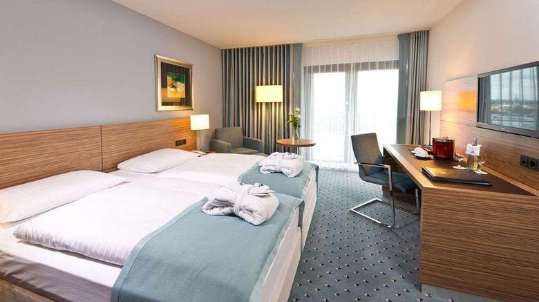 <b>Maritim Hotel Darmstadt Room</b>. Images powered by <a href="https://iceportal.shijigroup.com/" title="IcePortal" target="_blank">IcePortal</a>.
