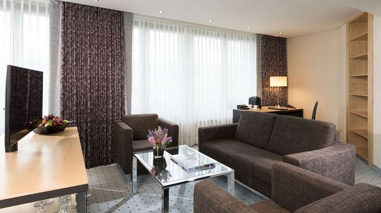<b>Maritim Hotel Duesseldorf Suite</b>. Images powered by <a href="https://iceportal.shijigroup.com/" title="IcePortal" target="_blank">IcePortal</a>.