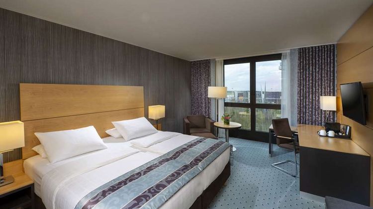 Maritim Hotel Duesseldorf Room