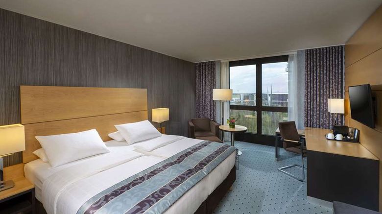<b>Maritim Hotel Duesseldorf Room</b>. Images powered by <a href="https://iceportal.shijigroup.com/" title="IcePortal" target="_blank">IcePortal</a>.