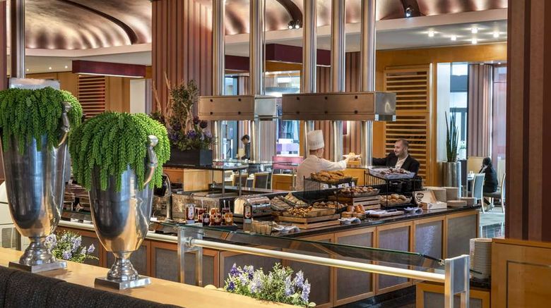 <b>Maritim Hotel Duesseldorf Restaurant</b>. Images powered by <a href="https://iceportal.shijigroup.com/" title="IcePortal" target="_blank">IcePortal</a>.