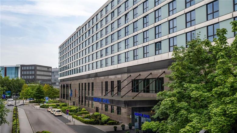 <b>Maritim Hotel Duesseldorf Exterior</b>. Images powered by <a href="https://iceportal.shijigroup.com/" title="IcePortal" target="_blank">IcePortal</a>.