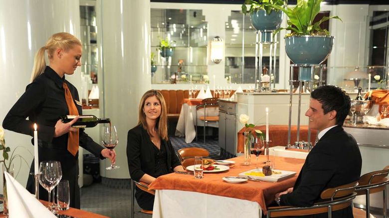 <b>Maritim Hotel Frankfurt Restaurant</b>. Images powered by <a href="https://iceportal.shijigroup.com/" title="IcePortal" target="_blank">IcePortal</a>.