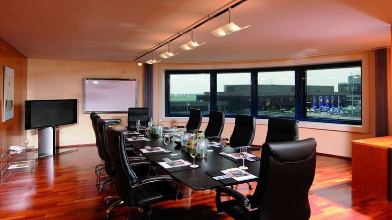 <b>Maritim Airport Hotel Hannover Meeting</b>. Images powered by <a href="https://iceportal.shijigroup.com/" title="IcePortal" target="_blank">IcePortal</a>.