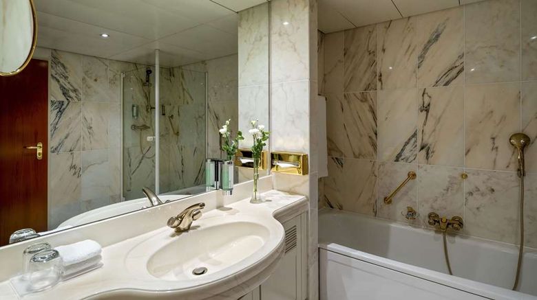 <b>Maritim Airport Hotel Hannover Room</b>. Images powered by <a href="https://iceportal.shijigroup.com/" title="IcePortal" target="_blank">IcePortal</a>.