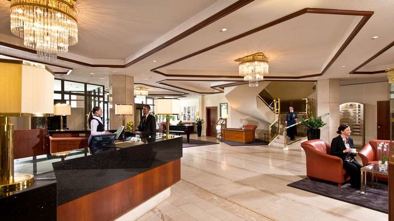 <b>Maritim Hotel Bad Homburg Lobby</b>. Images powered by <a href="https://iceportal.shijigroup.com/" title="IcePortal" target="_blank">IcePortal</a>.