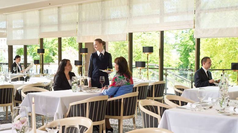 <b>Maritim Hotel Bad Homburg Restaurant</b>. Images powered by <a href="https://iceportal.shijigroup.com/" title="IcePortal" target="_blank">IcePortal</a>.