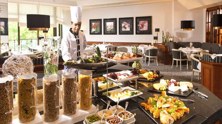 <b>Maritim Hotel Bad Homburg Restaurant</b>. Images powered by <a href="https://iceportal.shijigroup.com/" title="IcePortal" target="_blank">IcePortal</a>.