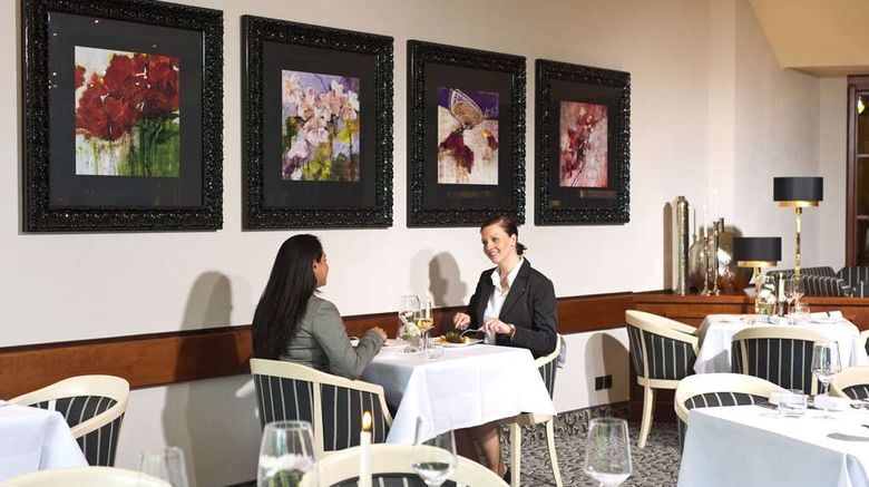 <b>Maritim Hotel Bad Homburg Restaurant</b>. Images powered by <a href="https://iceportal.shijigroup.com/" title="IcePortal" target="_blank">IcePortal</a>.